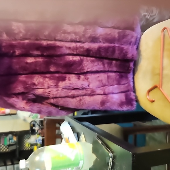 Faux fur purple 3\4 length coat - Picture 6 of 8